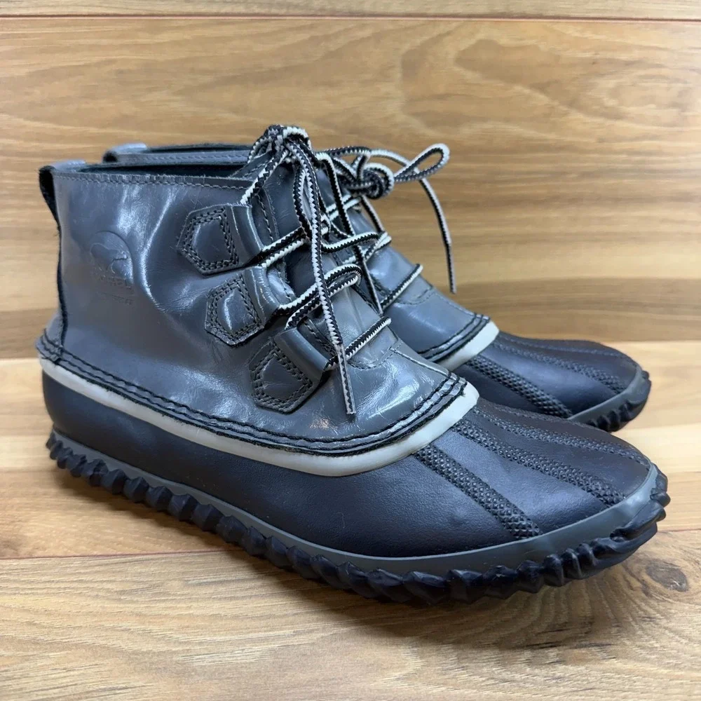 Sorel Out N About‎ Boots Womens 9 Gray Patent Leather Waterproof Snow Boots